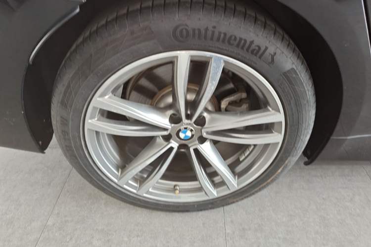 Used BMW 7 Series 2018 730Li Leading Model M Sport Package Right Rear Wheel Hub