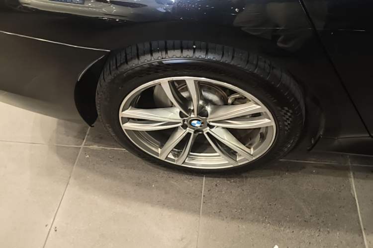 Used BMW 7 Series 2018 730Li Leading Model M Sport Package Right Rear Wheel Hub