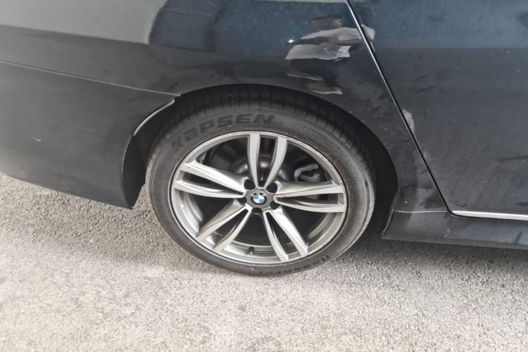 Used BMW 7 Series 2018 730Li Luxury Edition M Sport Package Right Rear Wheel Hub