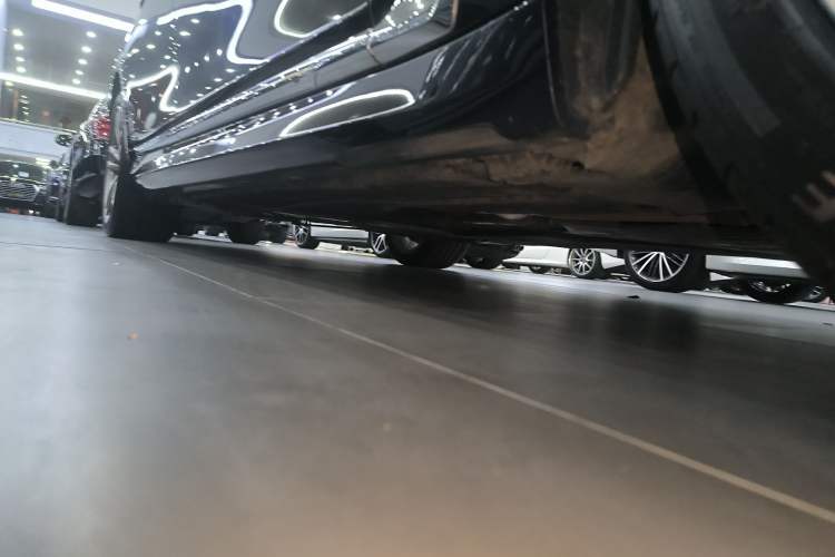 Used BMW 7 Series 2018 730Li Luxury Edition M Sport Package Right Side Sill