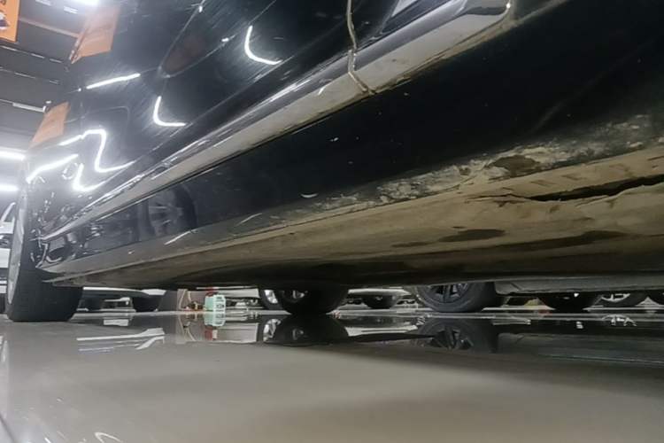 Used BMW 7 Series 2018 730Li Luxury Model Excellence Package Right Side Sill