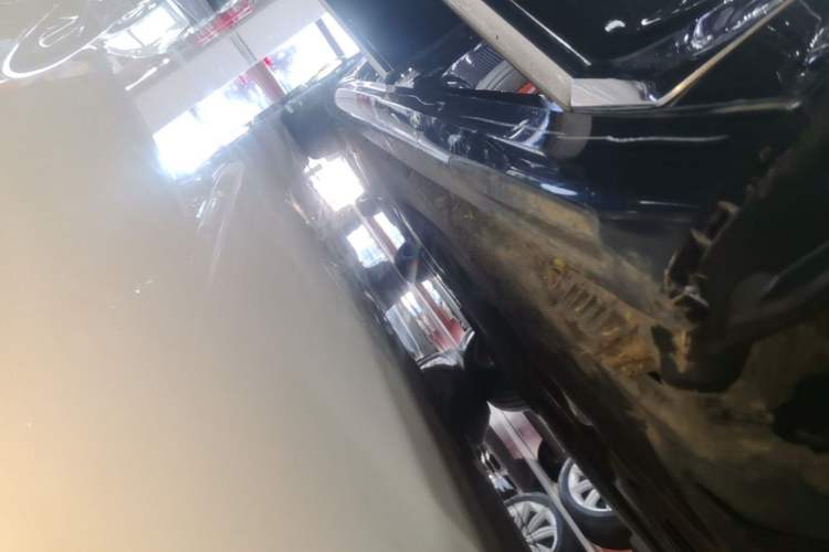 Used BMW 7 Series 2018 730Li Luxury Edition M Sport Package Right Side Sill