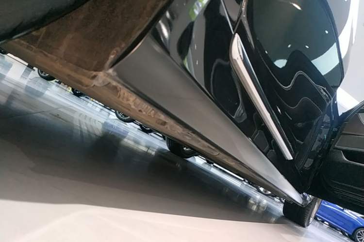 Used BMW 7 Series 2018 730Li Luxury Edition M Sport Package Right Side Sill