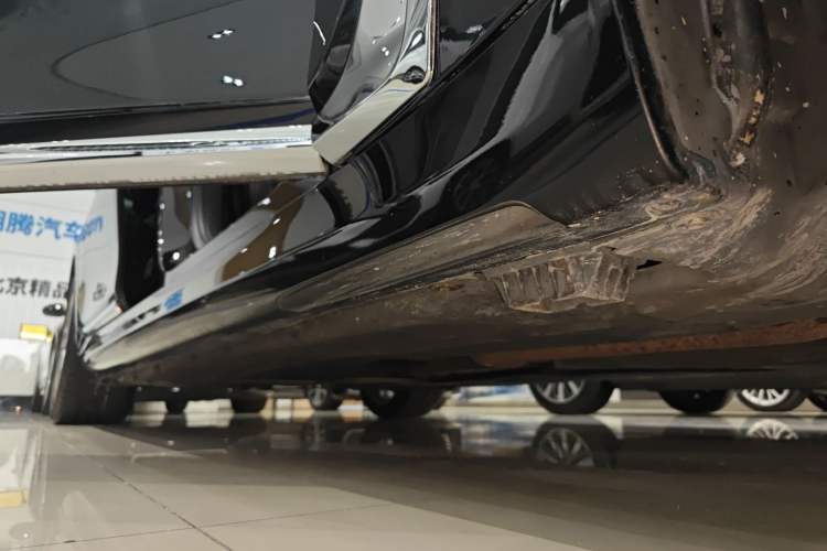 Used BMW 7 Series 2018 730Li Leading Model M Sport Package Right Side Sill