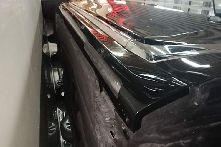 Used BMW 7 Series 2018 730Li Leading Model M Sport Package Right Side Sill