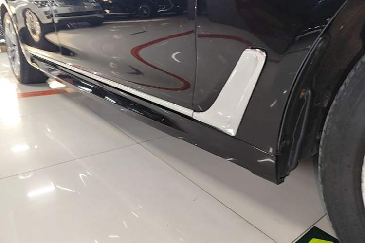 Used BMW 7 Series 2018 730Li Leading Model M Sport Package Right Side Sill