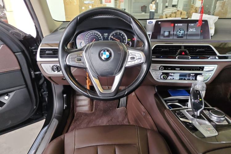 Used BMW 7 Series 2018 730Li Leading Model Excellence Package Steering Wheel