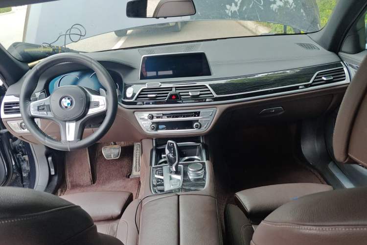 Used BMW 7 Series 2018 730Li Leading Model M Sport Package Steering Wheel