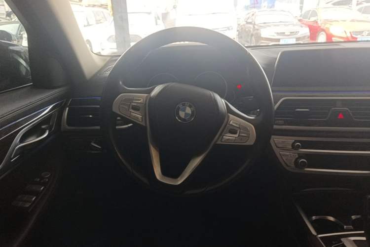 Used BMW 7 Series 2018 730Li Leading Model Excellence Package Steering Wheel