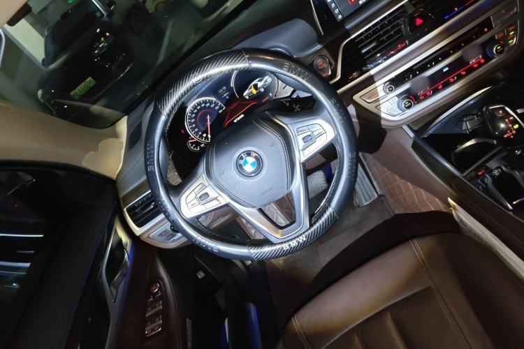 Used BMW 7 Series 2018 730Li Leading Model Excellence Package Steering Wheel