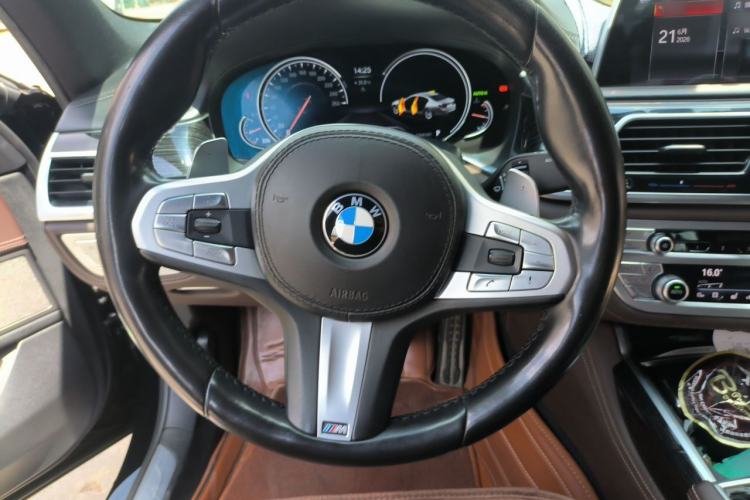 Used BMW 7 Series 2018 740Li M Sport Package Leading Model Steering Wheel