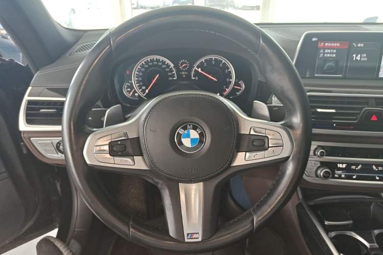 Used BMW 7 Series 2018 730Li Leading Model M Sport Package Steering Wheel