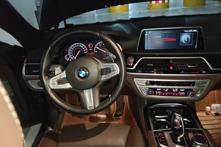 Used BMW 7 Series 2018 740Li M Sport Package Leading Model Steering Wheel