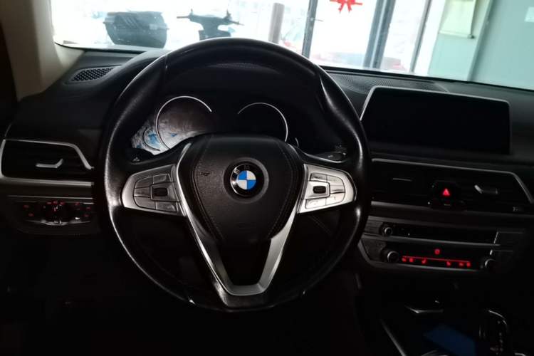 Used BMW 7 Series 2018 730Li Leading Model Excellence Package Steering Wheel