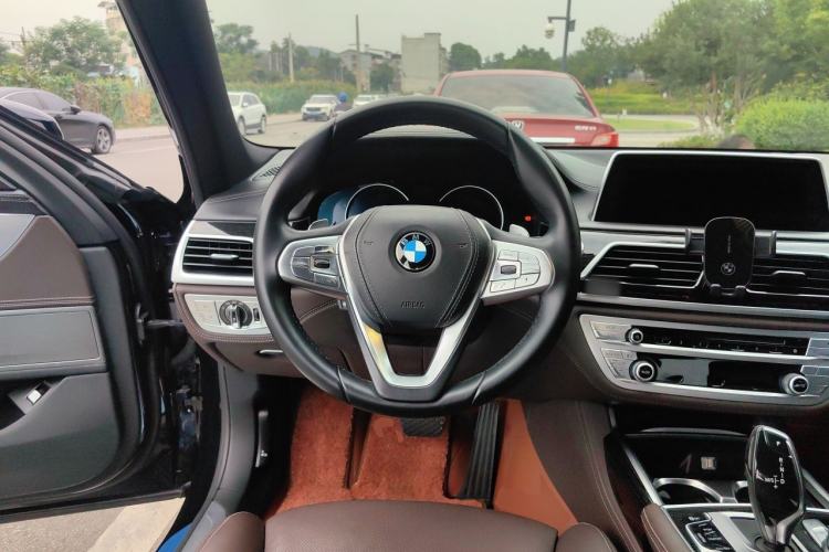 Used BMW 7 Series 2018 740Li M Sport Package Leading Model Steering Wheel