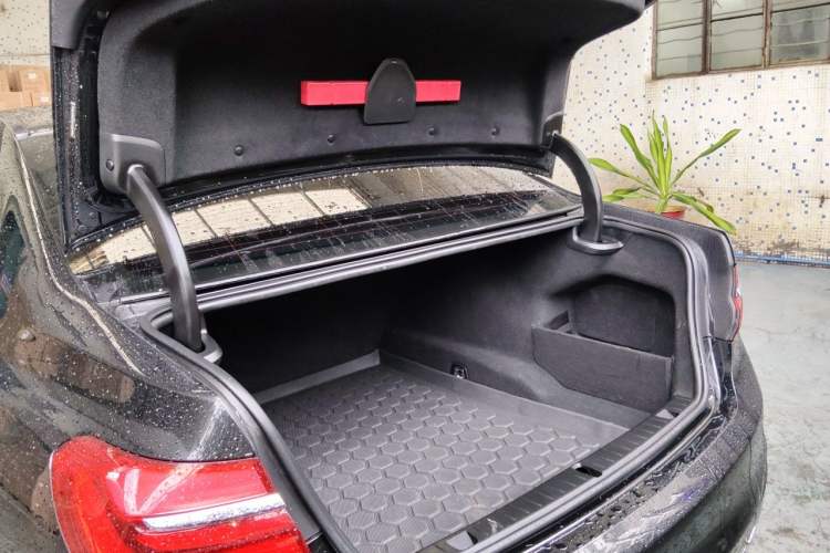 Used BMW 7 Series 2018 730Li Luxury Model Excellence Package Trunk