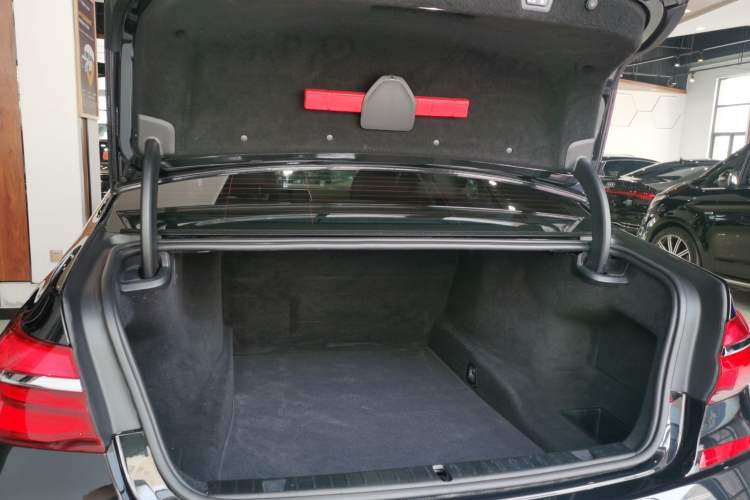Used BMW 7 Series 2018 730Li Leading Model M Sport Package Trunk