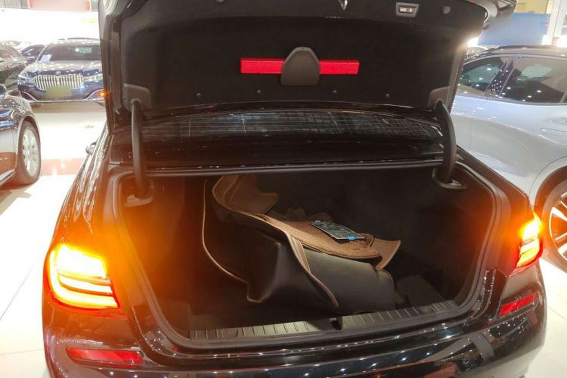 Used BMW 7 Series 2018 730Li Leading Model M Sport Package Trunk