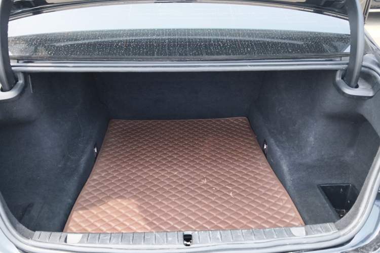Used BMW 7 Series 2018 730Li Leading Model M Sport Package Trunk
