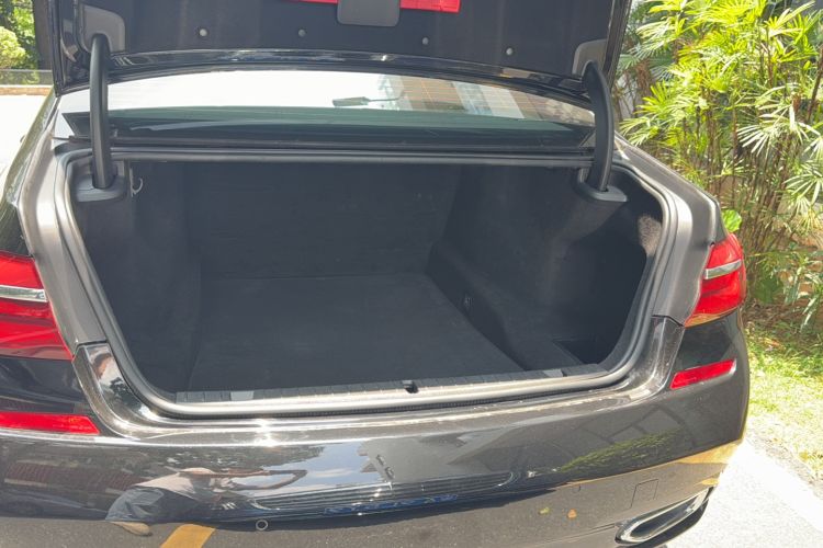 Used BMW 7 Series 2018 730Li Leading Model M Sport Package Trunk