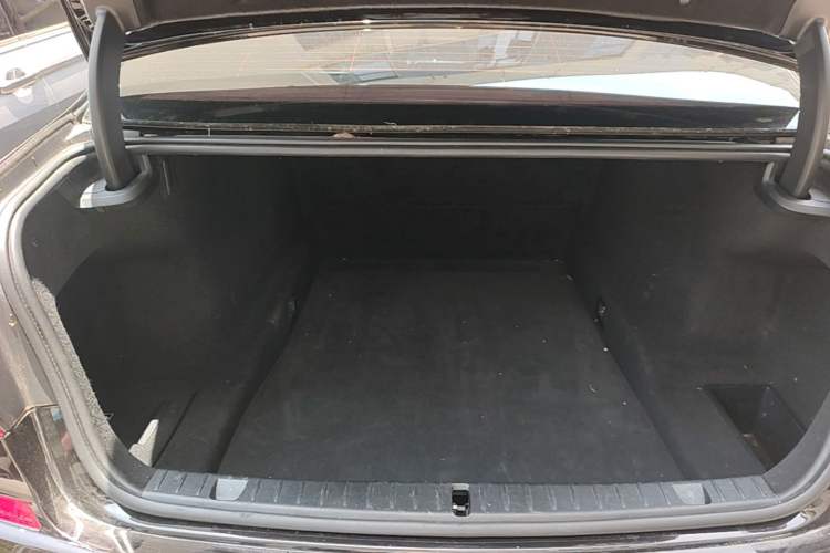 Used BMW 7 Series 2018 740Li xDrive Luxury Edition M Sport Package Trunk