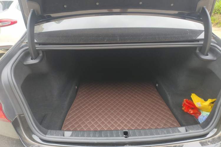 Used BMW 7 Series 2018 730Li Luxury Model Excellence Package Trunk