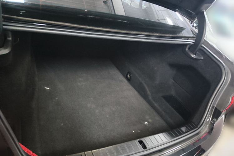 Used BMW 7 Series 2018 730Li Leading Model Excellence Package Trunk