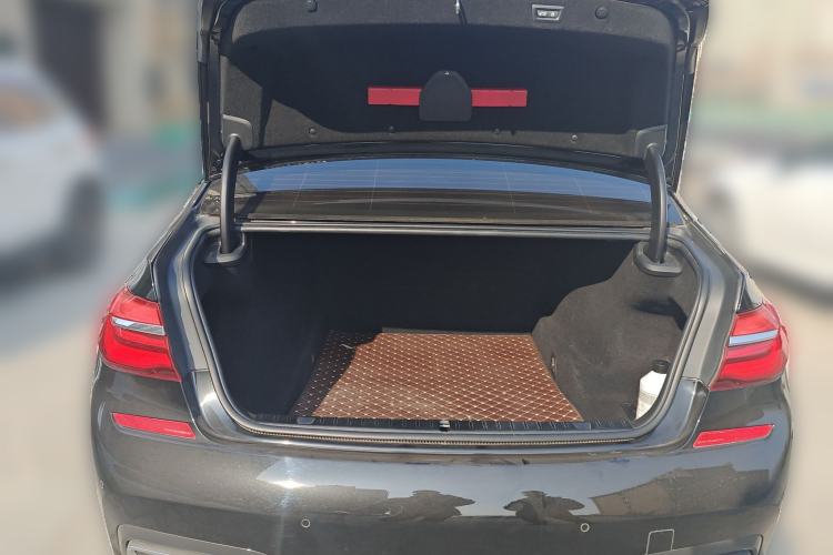Used BMW 7 Series 2018 730Li Luxury Edition M Sport Package Trunk