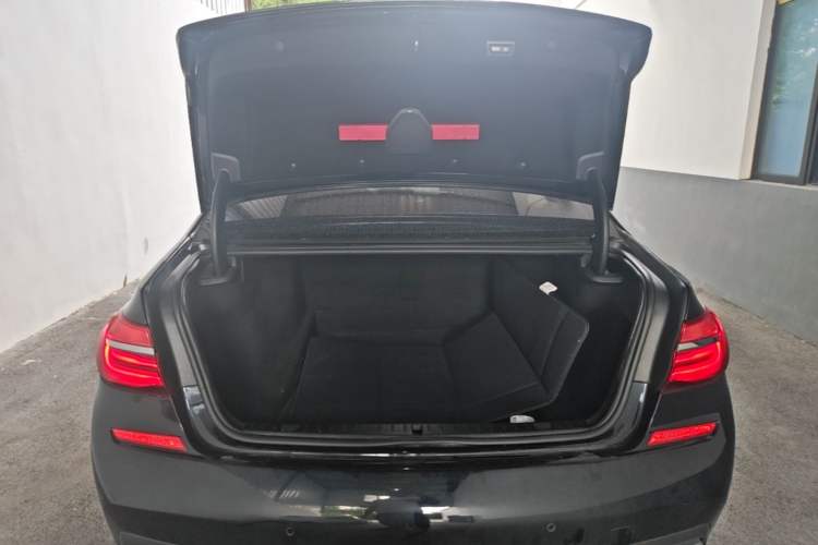 Used BMW 7 Series 2018 730Li Luxury Edition M Sport Package Trunk