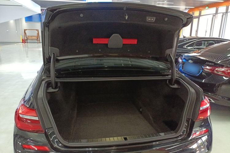 Used BMW 7 Series 2018 730Li Leading Model M Sport Package Trunk