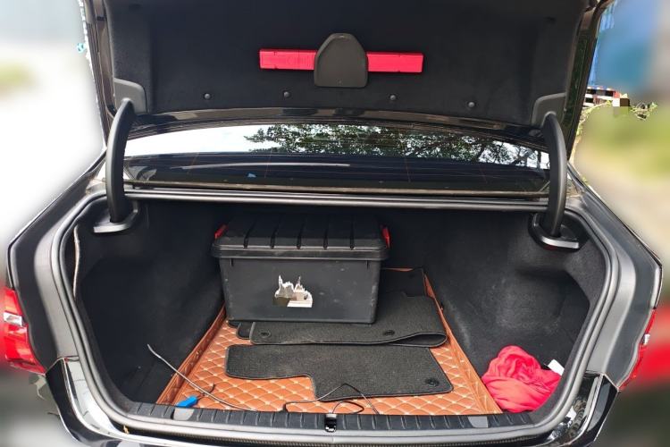 Used BMW 7 Series 2018 730Li Leading Model Excellence Package Trunk