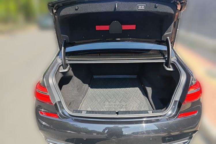 Used BMW 7 Series 2018 730Li Luxury Edition M Sport Package Trunk