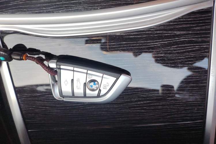 Used BMW 7 Series 2018 740Li M Sport Package Leading Model Vehicle Key