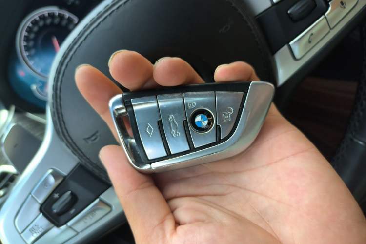 Used BMW 7 Series 2018 740Li M Sport Package Leading Model Vehicle Key