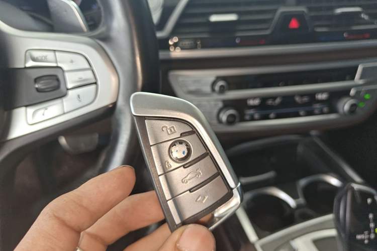 Used BMW 7 Series 2018 730Li Leading Model M Sport Package Vehicle Key