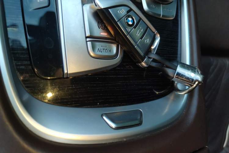Used BMW 7 Series 2018 740Li M Sport Package Leading Model Vehicle Key
