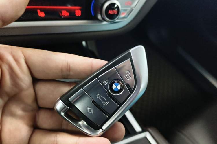 Used BMW 7 Series 2018 730Li Leading Model Excellence Package Vehicle Key