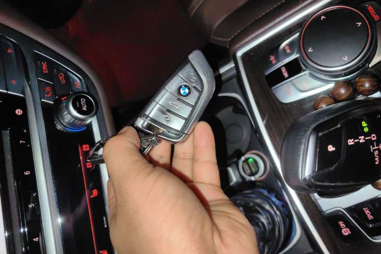 Used BMW 7 Series 2018 730Li Leading Model Excellence Package Vehicle Key