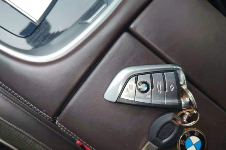 Used BMW 7 Series 2018 740Li M Sport Package Leading Model Vehicle Key