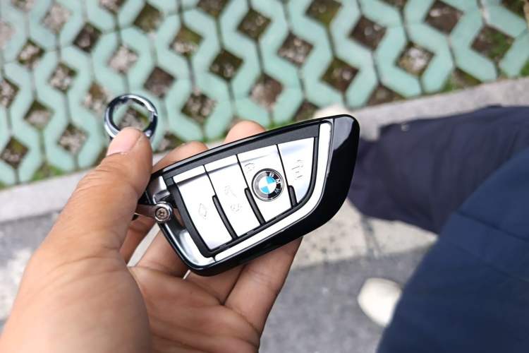 Used BMW 7 Series 2018 730Li Leading Model M Sport Package Vehicle Key