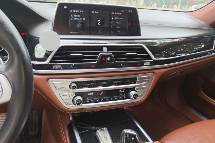 Used BMW 7 Series 2018 740Li xDrive Luxury Edition M Sport Package Audio And AC Panel