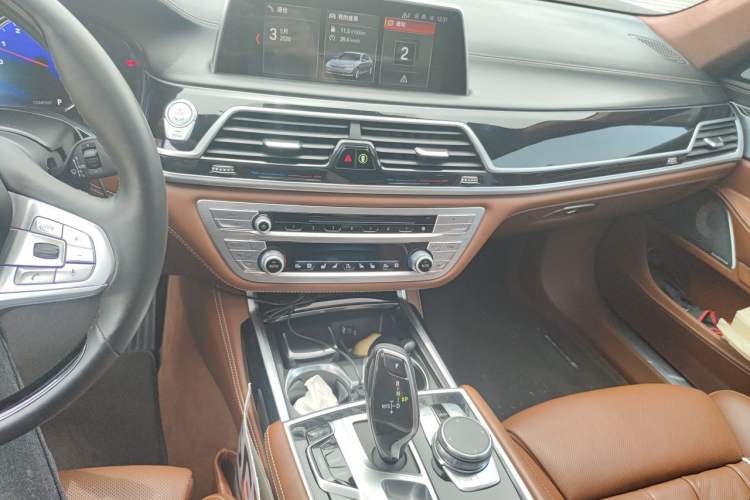 Used BMW 7 Series 2018 740Li xDrive Luxury Edition Excellence Package Audio And AC Panel