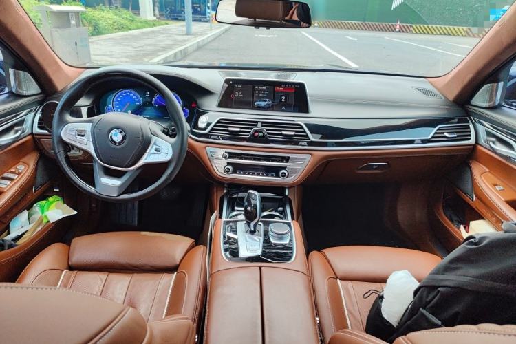 Used BMW 7 Series 2018 740Li xDrive Luxury Edition Excellence Package Center Console