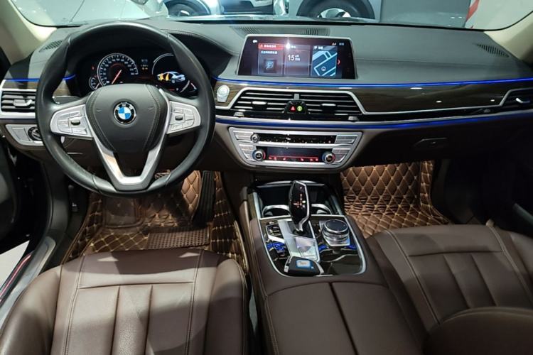 Used BMW 7 Series 2018 730Li Leading Model Excellence Package Center Console