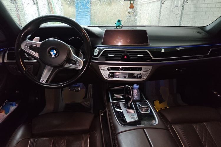Used BMW 7 Series 2018 730Li Luxury Edition M Sport Package Center Console