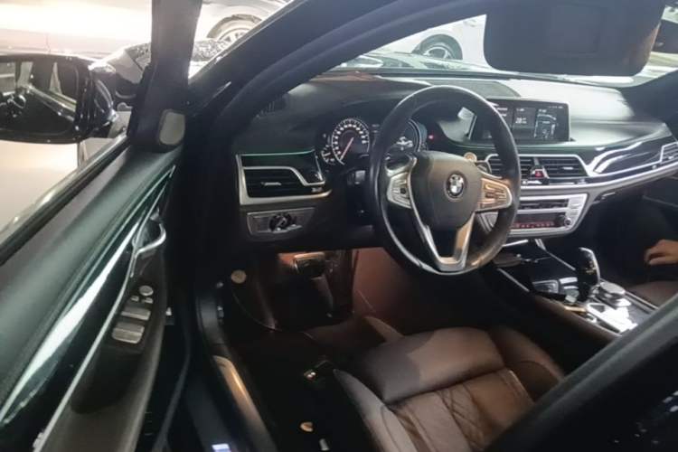 Used BMW 7 Series 2018 730Li Luxury Edition M Sport Package Driver Seat