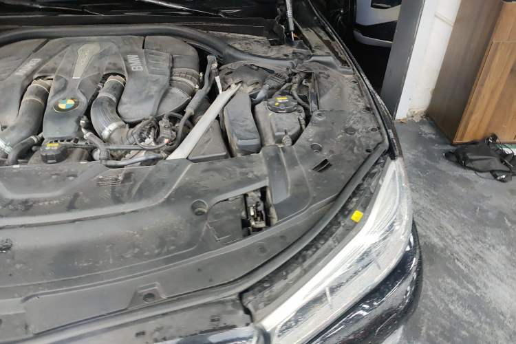 Used BMW 7 Series 2018 750Li xDrive M Sport Package Engine Bay Left