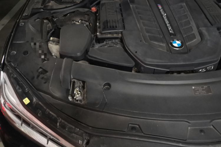 Used BMW 7 Series 2018 M760Li xDrive Engine Bay Right