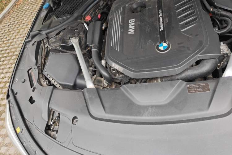Used BMW 7 Series 2018 740Li xDrive Luxury Edition M Sport Package Engine Bay Right