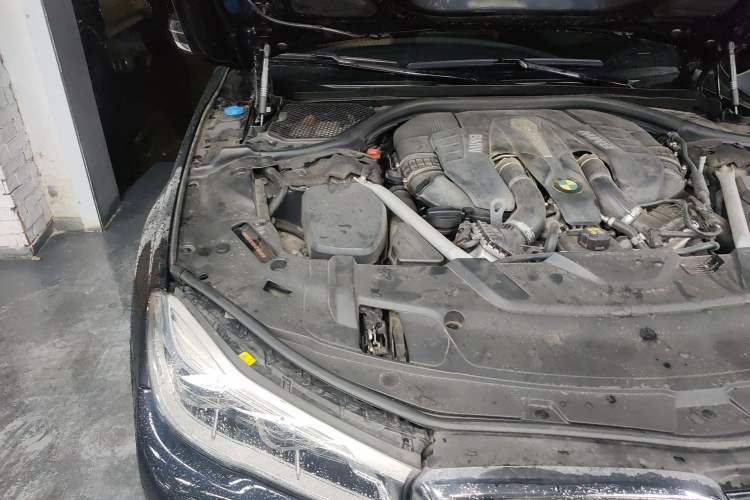 Used BMW 7 Series 2018 750Li xDrive M Sport Package Engine Bay Right